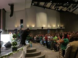 Más de 1000 Católicos se reúnen en un Congreso Carismático Familiar diocesano