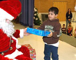 Rotary Club of Hispano-Latinos and Murray Rotary Club Foundation join forces to provide toys, clothes for children