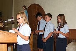 Saint Olaf students participate in weekly Mass