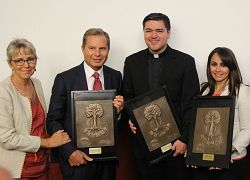 Priest receives award from Mexican Federation