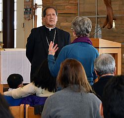 El Obispo Solis describe 40 aos de servicio al Pueblo de Dios