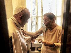 Pope, Holocaust survivor talk about the importance of remembering